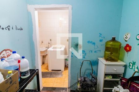 Casa à venda com 250m², 4 quartos e 2 vagas Casa à venda com 250m², 4 quartos e 2 vagasLavanderia - Quarto