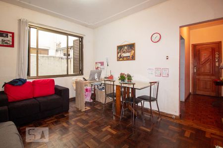 Sala de apartamento para alugar com 2 quartos, 69m² em São João, Porto Alegre