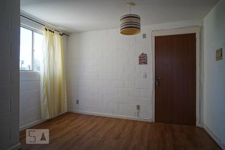 Sala de apartamento para alugar com 2 quartos, 38m² em Mário Quintana, Porto Alegre