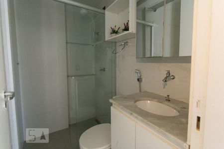 Banheiro de apartamento para alugar com 1 quarto, 30m² em Setor Sudoeste, Brasília
