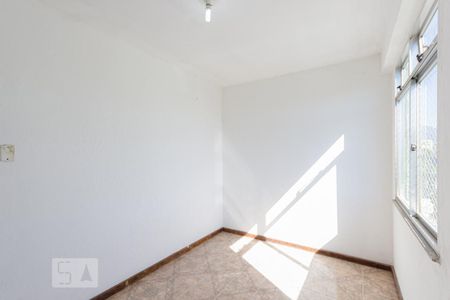 Quarto 1 de apartamento para alugar com 2 quartos, 48m² em Taquara, Rio de Janeiro