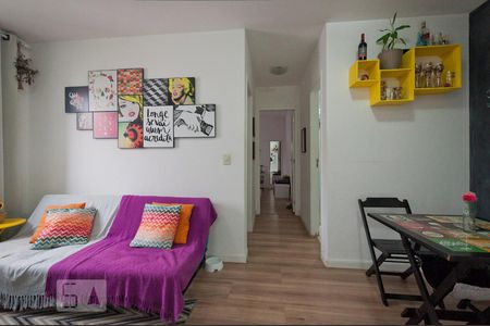 Sala de apartamento para alugar com 2 quartos, 47m² em Jardim Sao Francisco (zona Leste), São Paulo