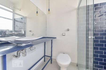 Banheiro de kitnet/studio para alugar com 1 quarto, 45m² em Centro, São Paulo