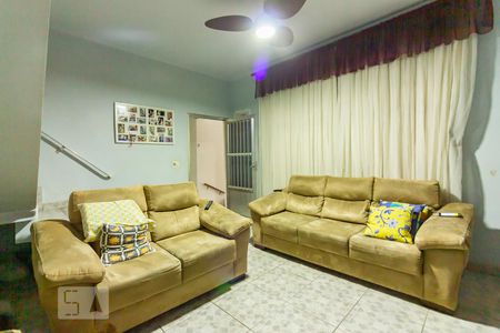 Sala de casa para alugar com 4 quartos, 234m² em Jardim Roberto, Osasco