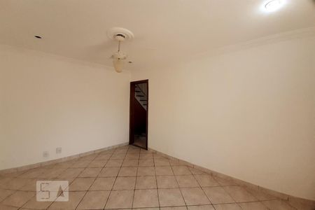 Casa à venda com 140m², 3 quartos e sem vagaSala