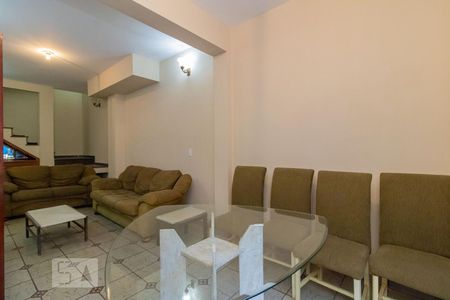 Sala de casa para alugar com 3 quartos, 100m² em Olaria, Rio de Janeiro