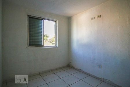 Quarto 2 de apartamento para alugar com 2 quartos, 51m² em Conjunto Residencial José Bonifácio, São Paulo