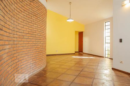 Sala de casa para alugar com 4 quartos, 230m² em Jardim Indaia, Uberlândia