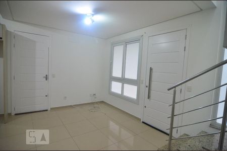 Sala de casa de condomínio à venda com 2 quartos, 80m² em Niterói, Canoas