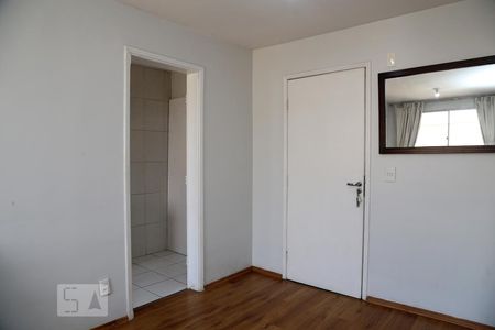 Sala de apartamento para alugar com 2 quartos, 48m² em Paraisópolis, São Paulo