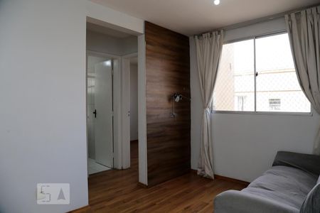 Sala de apartamento para alugar com 2 quartos, 48m² em Paraisópolis, São Paulo