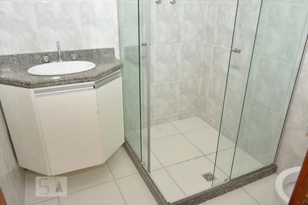 Banheiro da suite de apartamento à venda com 4 quartos, 129m² em Jardim Guanabara, Rio de Janeiro