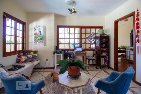 Escritório de casa para alugar com 4 quartos, 338m² em Itacorubi, Florianópolis