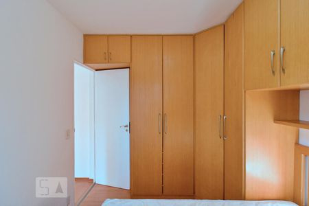 Quarto 1 de apartamento para alugar com 2 quartos, 49m² em Fazenda Morumbi, São Paulo