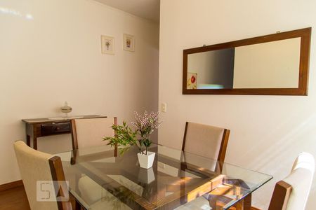 Sala de Jantar de casa à venda com 4 quartos, 300m² em Cidade Domitila, São Paulo