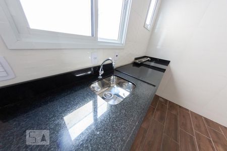Sala/Cozinha de apartamento para alugar com 1 quarto, 38m² em Vila Paiva, São Paulo