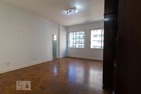 Sala/Quarto de kitnet/studio à venda com 1 quarto, 49m² em Centro, São Paulo