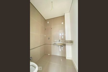 Apartamento à venda com 131m², 3 quartos e 3 vagas Apartamento à venda com 131m², 3 quartos e 3 vagasBanheiro da Suíte