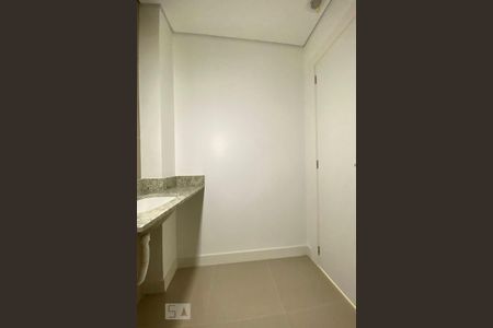 Apartamento à venda com 131m², 3 quartos e 3 vagas Apartamento à venda com 131m², 3 quartos e 3 vagasBanheiro da Suíte