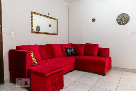 Casa para alugar com 100m², 2 quartos e 2 vagasSala