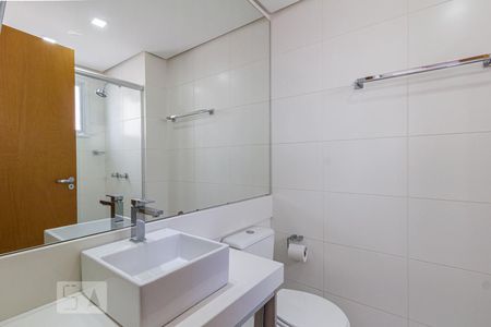 Banheiro da Suíte de apartamento para alugar com 2 quartos, 68m² em Bela Vista, Porto Alegre