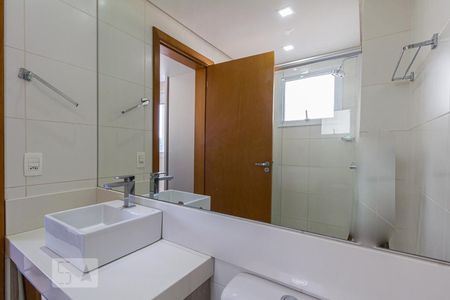 Banheiro da Suíte de apartamento para alugar com 2 quartos, 68m² em Bela Vista, Porto Alegre