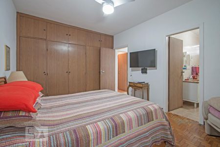 Casa à venda com 198m², 7 quartos e 4 vagas Casa à venda com 198m², 7 quartos e 4 vagasSuite