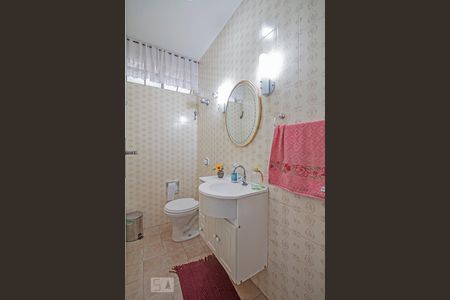 Casa à venda com 198m², 7 quartos e 4 vagas Casa à venda com 198m², 7 quartos e 4 vagasLavabo