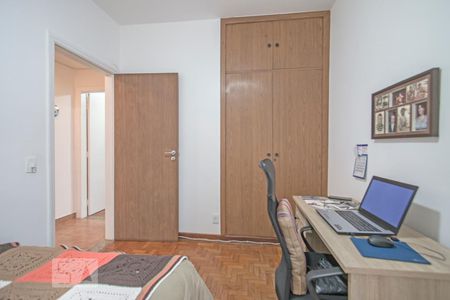 Casa à venda com 198m², 7 quartos e 4 vagas Casa à venda com 198m², 7 quartos e 4 vagasQuarto 2