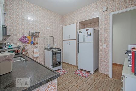 Casa à venda com 198m², 7 quartos e 4 vagas Casa à venda com 198m², 7 quartos e 4 vagasCozinha