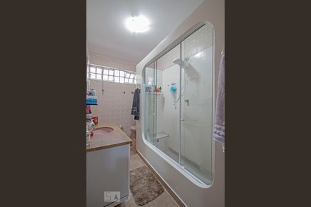 Casa à venda com 198m², 7 quartos e 4 vagas Casa à venda com 198m², 7 quartos e 4 vagasBanheiro da Suite