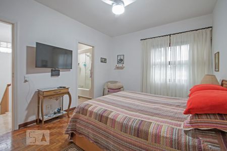 Casa à venda com 198m², 7 quartos e 4 vagas Casa à venda com 198m², 7 quartos e 4 vagasSuite