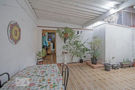 Casa à venda com 198m², 7 quartos e 4 vagas Casa à venda com 198m², 7 quartos e 4 vagasQuintal