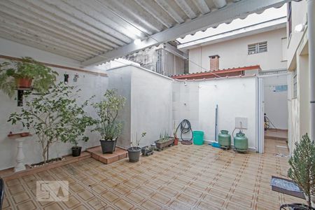 Casa à venda com 198m², 7 quartos e 4 vagas Casa à venda com 198m², 7 quartos e 4 vagasQuintal