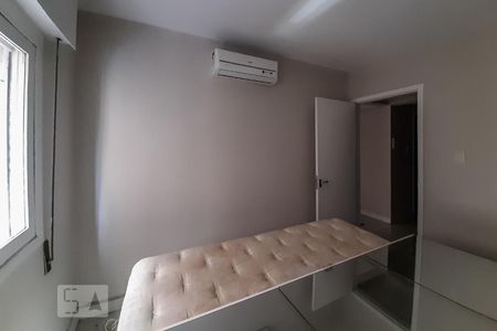 Quarto  de apartamento à venda com 1 quarto, 35m² em Centro Histórico, Porto Alegre