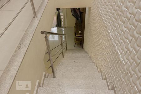 Escada de casa para alugar com 2 quartos, 140m² em Campo Grande, Rio de Janeiro