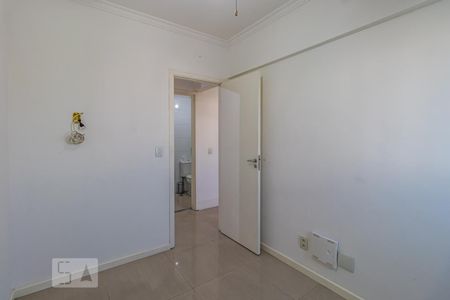 Quarto 1 de apartamento para alugar com 3 quartos, 73m² em Jardim Tupanci, Barueri