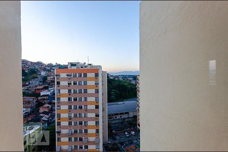 Vista da Sala de apartamento para alugar com 2 quartos, 70m² em Centro, Niterói