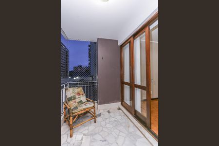 Varanda de apartamento para alugar com 3 quartos, 130m² em Jardim Lindóia, Porto Alegre