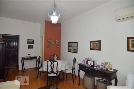 Apartamento à venda com 77m², 2 quartos e 1 vagaSala