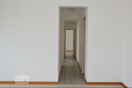 Corredor de apartamento à venda com 3 quartos, 103m² em Ingá, Niterói
