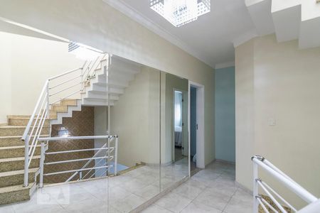 Corredor de casa à venda com 3 quartos, 266m² em Vila Alzira, Santo André