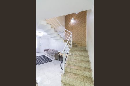 Escada de casa à venda com 3 quartos, 266m² em Vila Alzira, Santo André