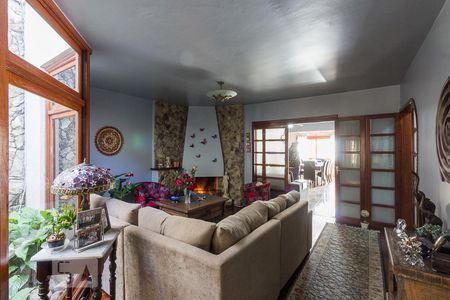 Sala de casa à venda com 4 quartos, 380m² em Passo D’areia, Porto Alegre