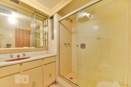 Banheiro de apartamento à venda com 3 quartos, 133m² em Moinhos de Vento, Porto Alegre