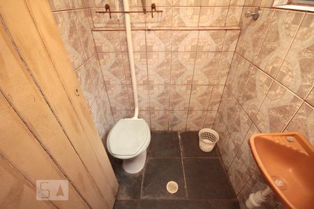 Banheiro de casa para alugar com 1 quarto, 25m² em Liberdade, São Paulo