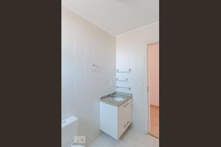 Banheiro de apartamento à venda com 1 quarto, 50m² em Rudge Ramos, São Bernardo do Campo