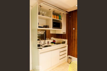 Cozinha de apartamento para alugar com 1 quarto, 38m² em Vila Castelo, São Paulo