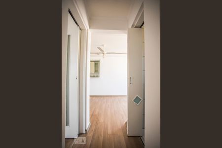 Corredor dos Quartos de apartamento à venda com 2 quartos, 58m² em Vila Parque Jabaquara, São Paulo