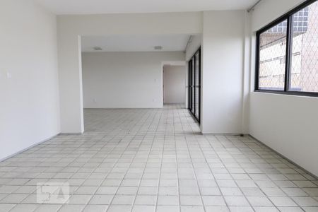 Sala de apartamento para alugar com 4 quartos, 250m² em Monteiro, Recife